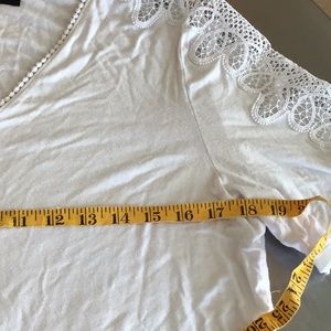 Laundry, white, lace sleeved, V neck Tee.